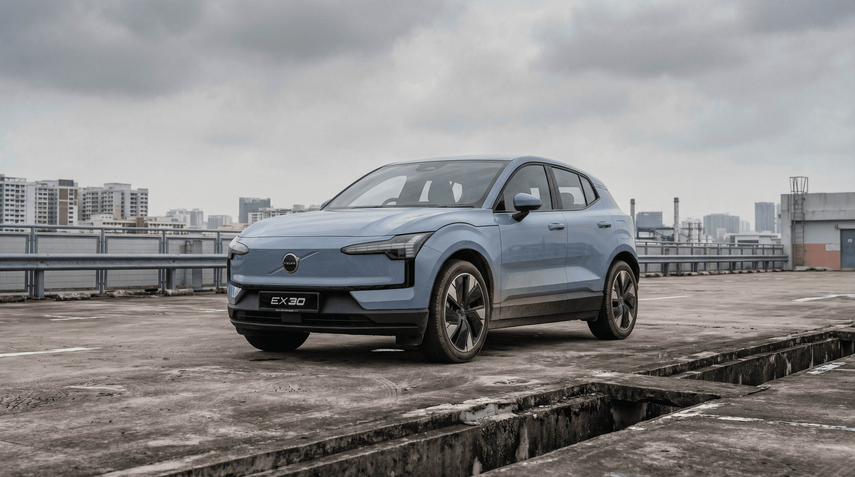 Volvo EX30 2025 side profile